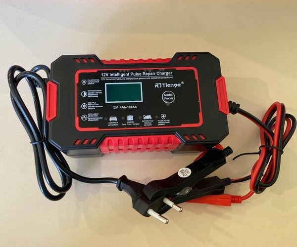 Автомобільний зарядний пристрій 12V 6A